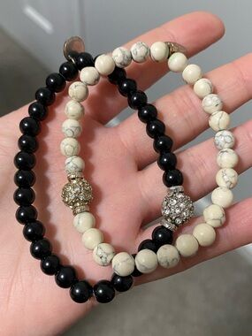 NWOT Super Cute Cream & Black Beaded Stretchy Silver Bobble Bracelets Set